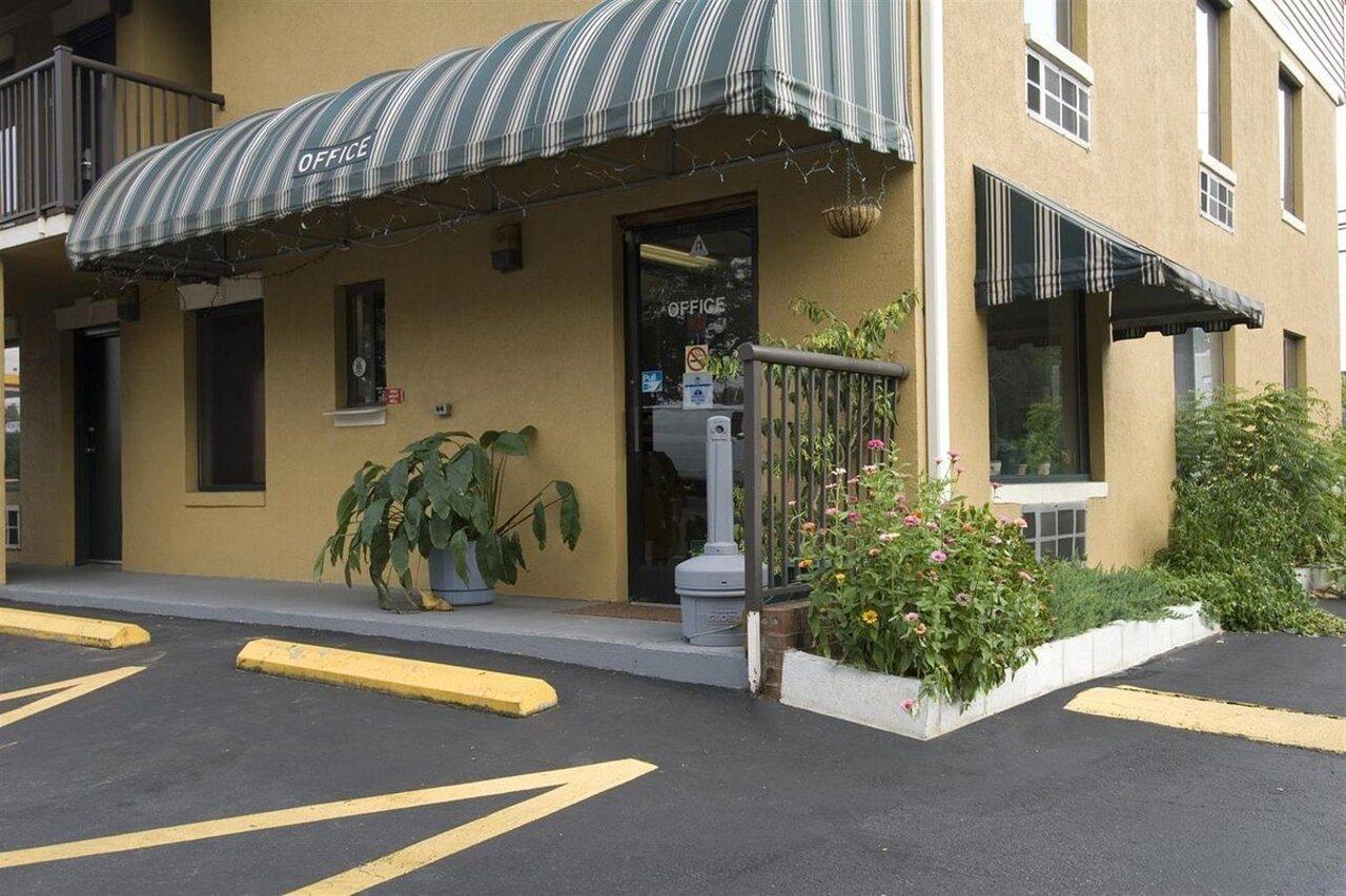 Cabarrus Inn Concord Exterior photo